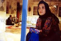 فریبا کوثری در نمایی از فیلم «نصف جهان»