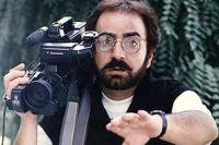 پرویز پرستویی در نمایی از فیلم « لیلی با من است»